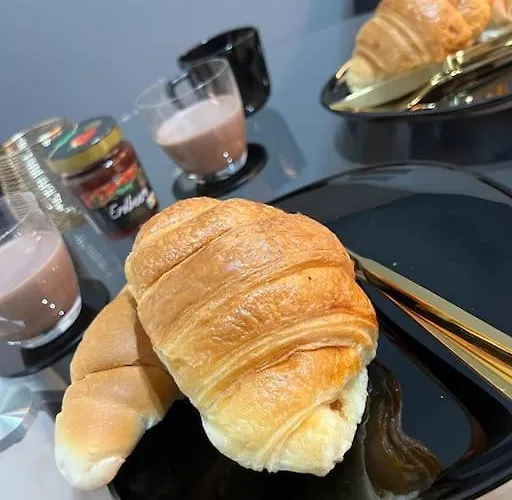 Traum Mit Kingsize-bett Lägenhet